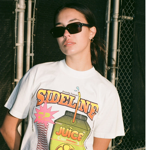 SIDELINE JUICE GRAPHIC TEE - WHITE